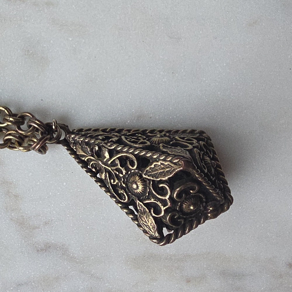vintage or antique filigree cage pendant necklace - Picture 5 of 10